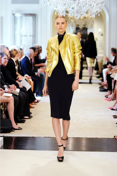 Look 25